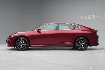 2025款智己L6 四驱性能版