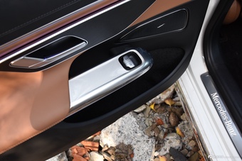 2025款奔驰E级 E 300 L 时尚运动型