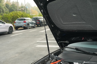 2026款奥迪A6L 45 TFSI quattro 臻选动感型+尊享包