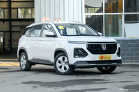 2020款宝骏530 1.5T CVT豪华互联型7座