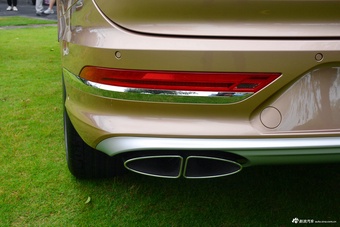 2023款添越 4.0T V8 长轴距雅度版