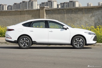 2026款秦PLUS DM-i 210KM进取型