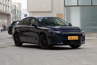 2026款荣威M7 DMH 205km 尊享版