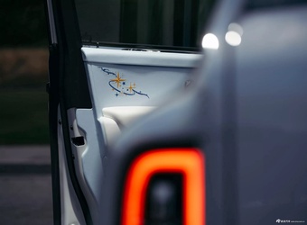 2025款库里南 Cosmos 官图