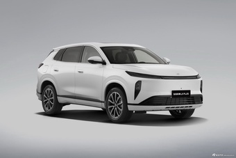 2026款风神L8 PLUS 1.5T 112km 至尊版 官图