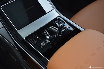 2022款奥迪A8L Horch创始人版 经典型