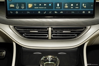 2025款腾势D9 DM-i 1020 智驾版四驱尊享型