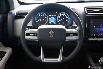 2024款大道 全能者 2.3T 柴油自动两驱舒享款平底货箱