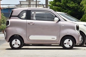 2026款奔腾小马 222km 炫彩马