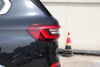 2022款宝马X5 xDrive 40Li 尊享型M运动套装