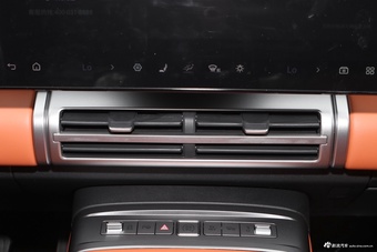 2025款方程豹钛7 四驱基本型