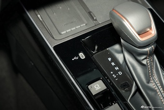 2026款锋兰达 2.0L 智能电混双擎 豪华版