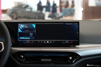 2025款宝马i4 eDrive35