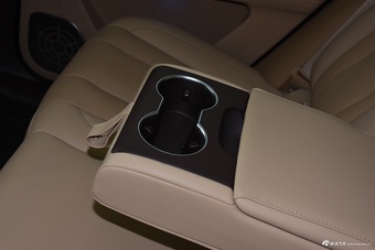 2024款问界M7 1.5T 两驱Plus版 5座