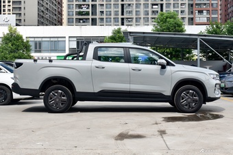 2025款雷达金刚 430km 两驱长厢 招财金刚