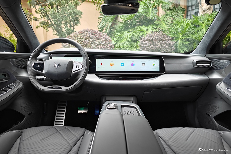 2023款ARCFOX αS 735E+ 森林版 175kW