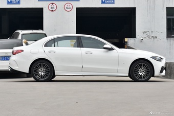 2026款奔驰C级 C 260 L 运动版