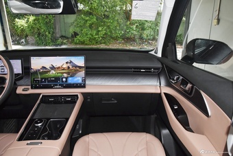 2024款瑞虎8 L 2.0T 两驱豪华版 7座