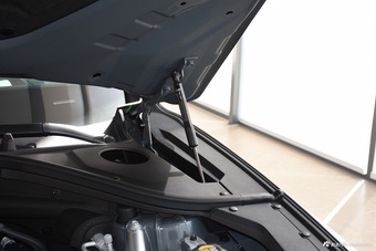 2025款捷尼赛思GV70 2.5T 四驱旗舰运动套件版