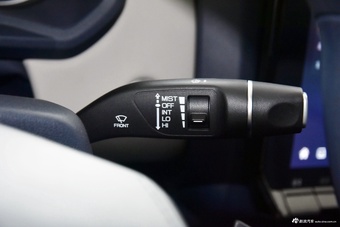 2024款大道 全能者 2.3T 柴油自动两驱舒享款平底货箱