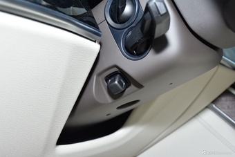 2025款奥迪A8L 55 TFSI quattro 旗舰型