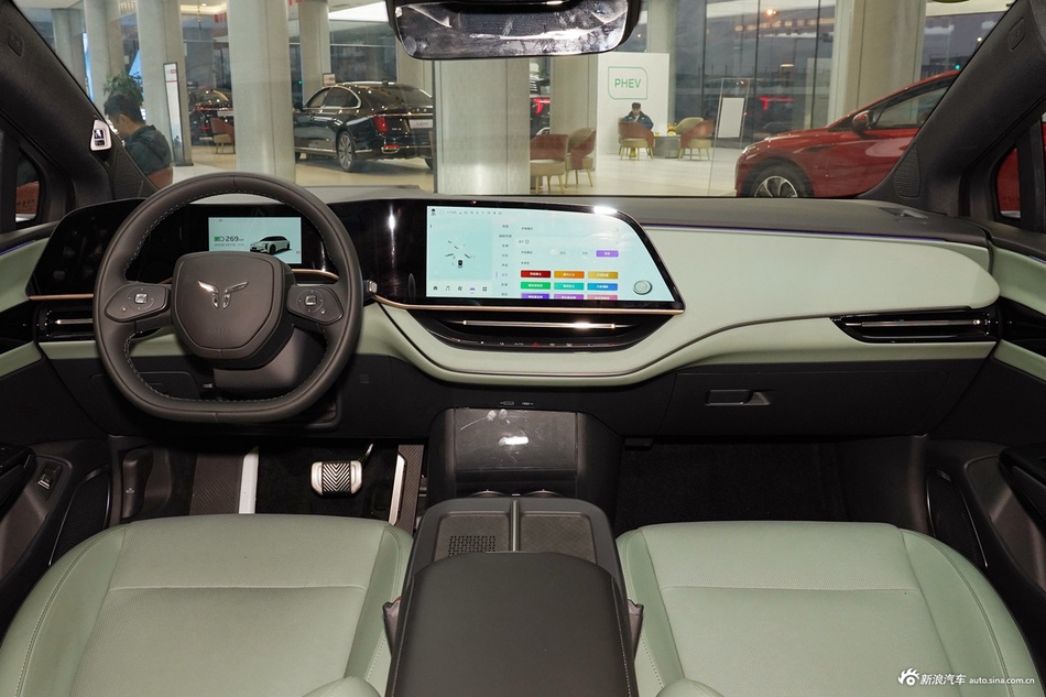 2025款红旗EH7 690 智选版