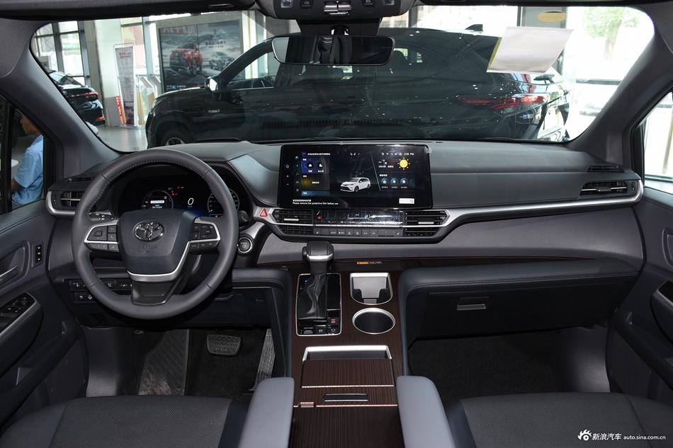 2024款格瑞维亚 2.5L混动 尊贵PLUS版