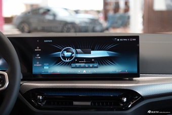 2025款宝马i4 eDrive35