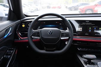 2025款长安X5 PLUS 1.5T DCT卓越型