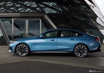 2025款宝马5系 540i xDrive Legacy Edition 海外版