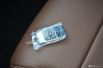 2023款奔驰E级 E 300 L 运动豪华型