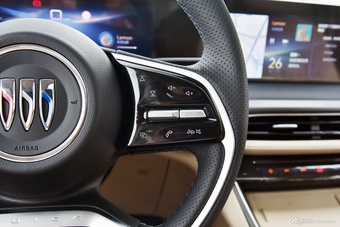 2025款别克GL8插混 陆尚 尊享版 7座