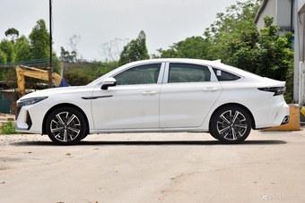 2025款艾瑞泽8 1.6T DCT尚