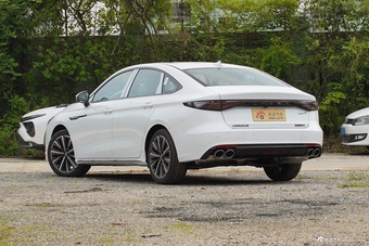 2025款艾瑞泽8 Pro 2.0T 尊享型