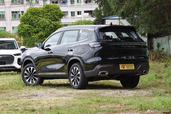 2025款瑞虎8 PLUS 1.6T 乘风版 7座