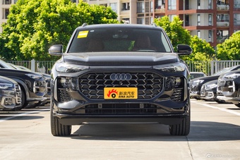 2024款奥迪Q6 45 TFSI quattro 黑武士版 6座