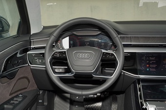 2025款奥迪A8L 45 TFSI quattro 豪华型