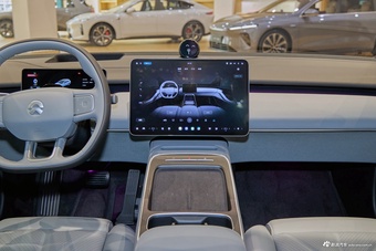 2025款蔚来ET5T 75kWh Touring