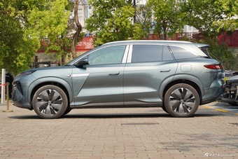 2025款唐L EV 600KM四驱激光雷达旗舰型