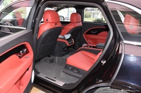 2024款添越 4.0T V8 长轴距版