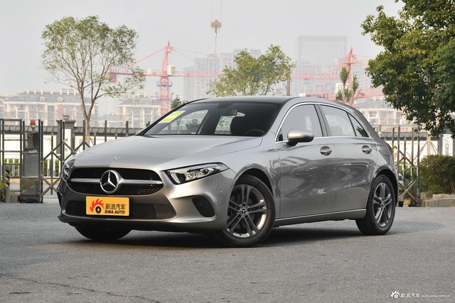2019款奔驰A级1.3T自动A 200动感型