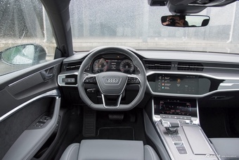 2024款奥迪A7L 45 TFSI quattro RS 套件竞速版