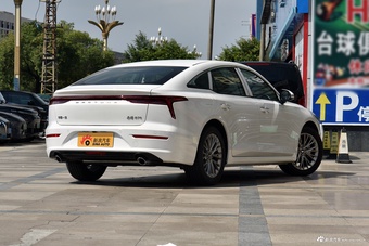 2025款奔腾B70 龙耀版 1.5T 质享型