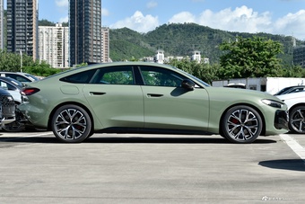 2026款奥迪A5L Sportback 尊享quattro型