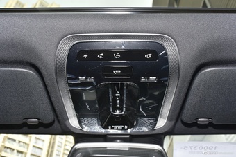 2025款奔驰C级 改款 C 260 L 运动版