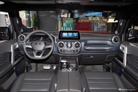 2024款北京BJ40 2.0T 城市猎人荣耀版