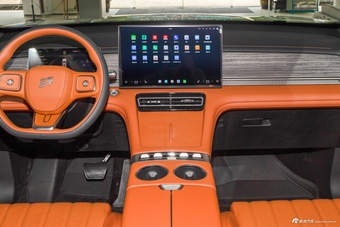 2026款山海L7 PLUS 220km豪华版 5座