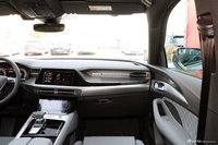 2024款奥迪Q6 45 TFSI quattro RS 套件竞速版 7座