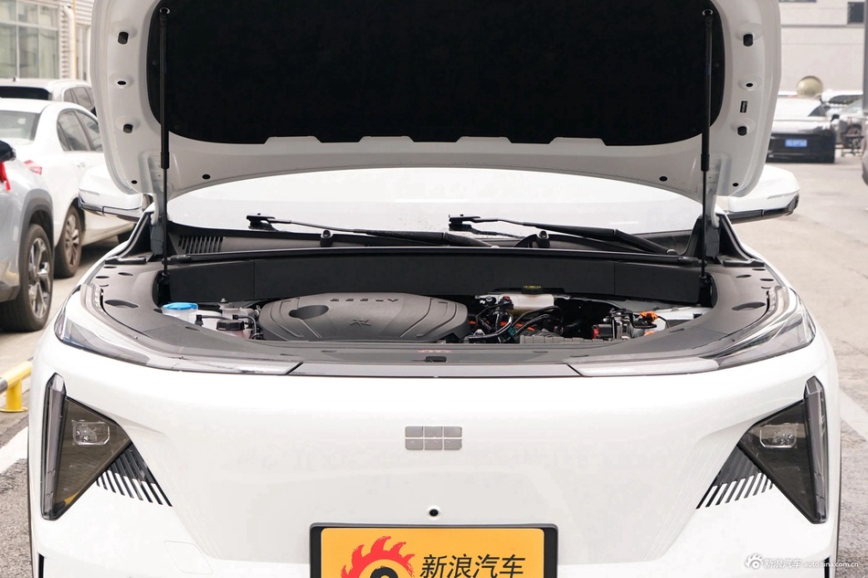 2024款银河L7 龙腾版 1.5T 115km PLUS