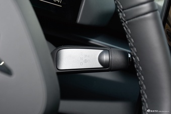 2025款小鹏P7 750 四驱高性能 Ultra